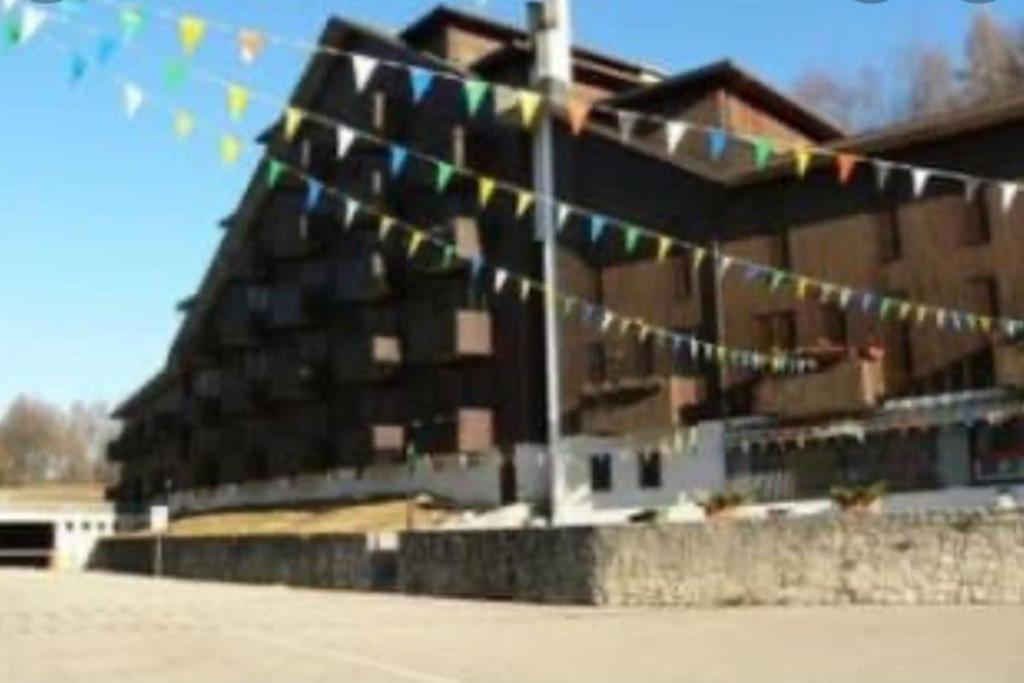 Apartment 200mt Dalle Piste,posto Auto Coperto,wifi,camino. *